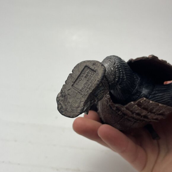 Toy Biz Lord of the Rings Two Towers Dungeons of Isengard Orc Captain 6" Figure - Picture 6 of 12